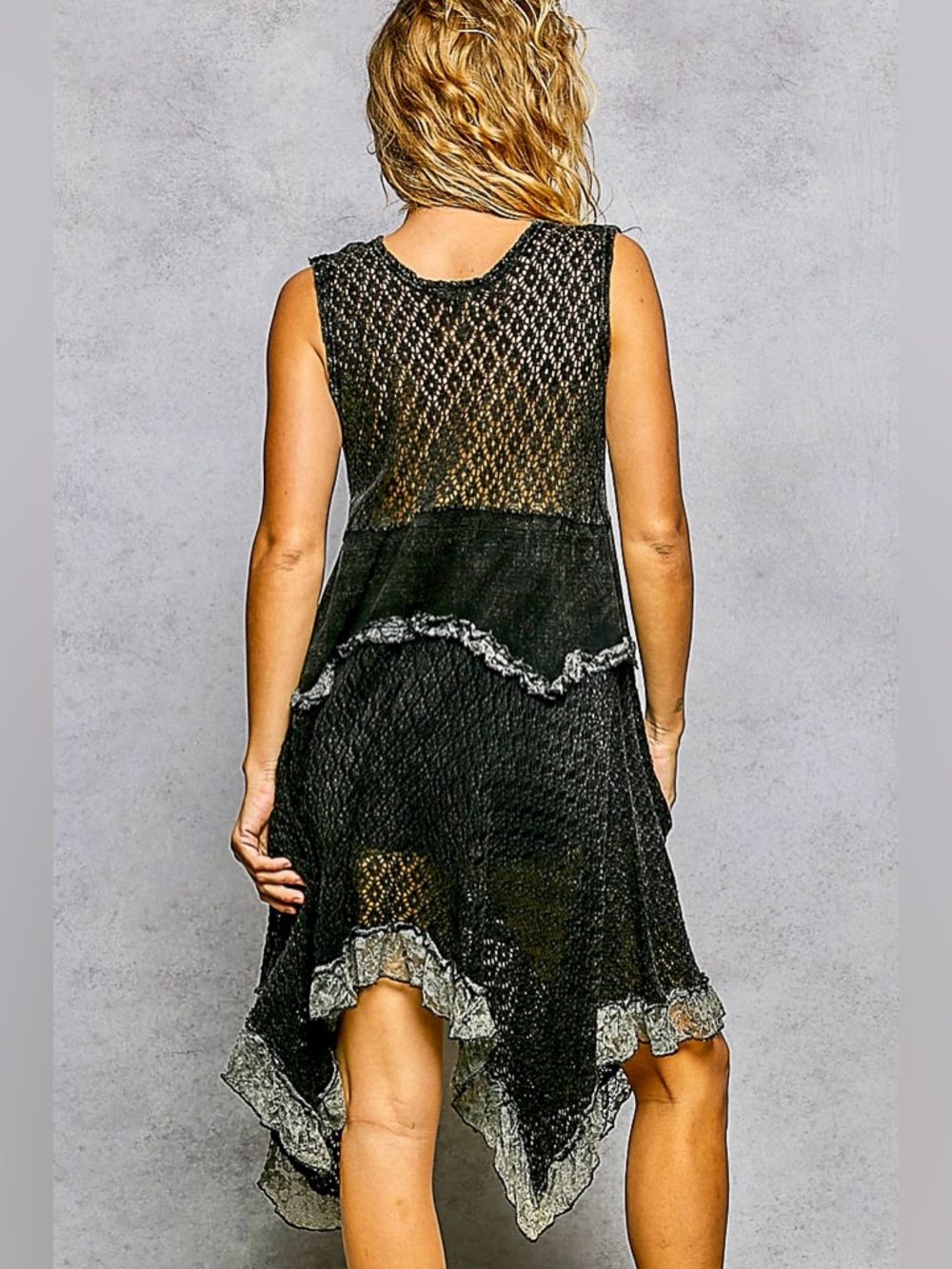 ♥️Hello Gorgeous!! POL Texture Lace Ruffled Sleeveless Dress - Picture 4 of 8
